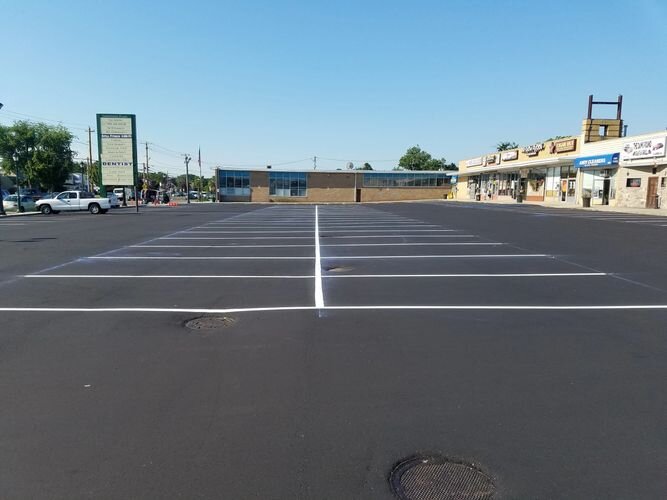 A parking lot with no one in it