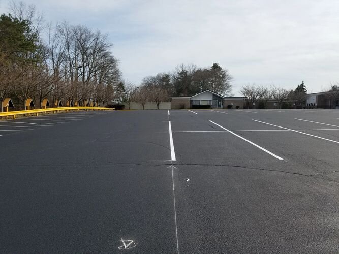 A parking lot with no one in it