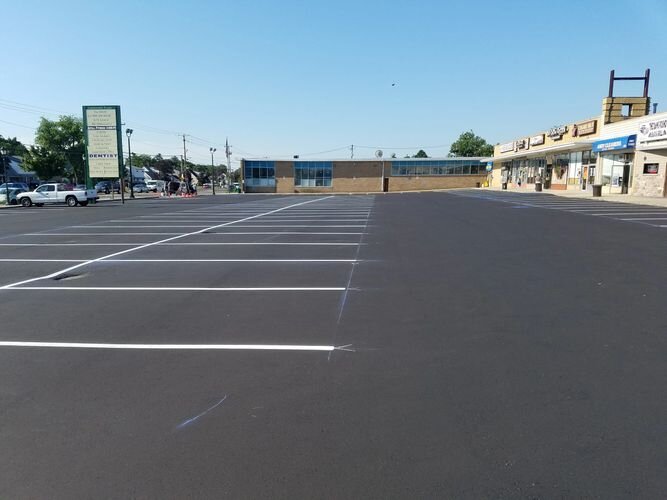 A parking lot with no one in it